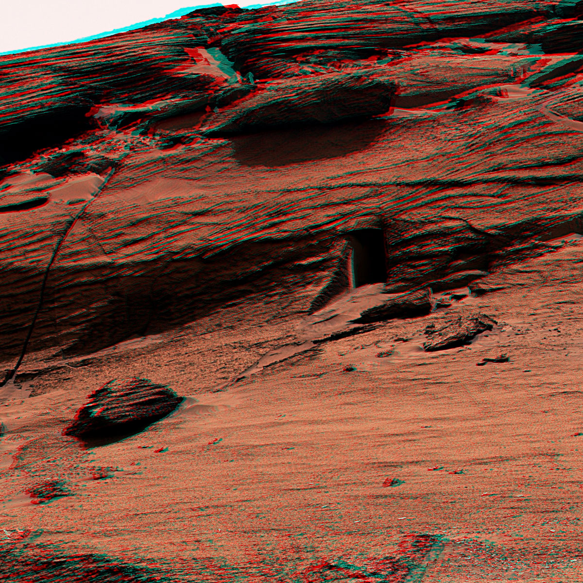 Curiosity Captures East Cliffs - Figure C