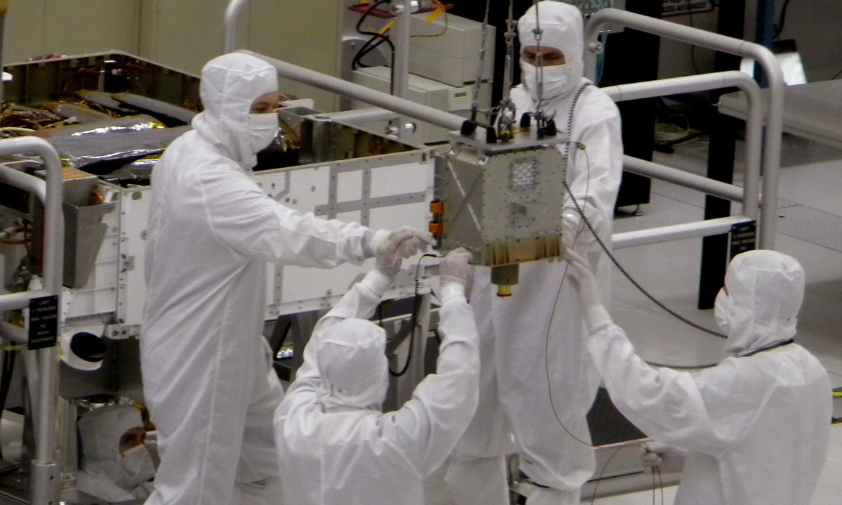 Chemistry and Mineralogy Instrument Installed in Mars Rover