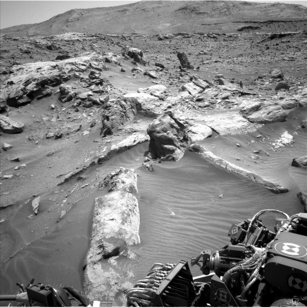 Navcam looking west towards the rocky "Feorachas" area.