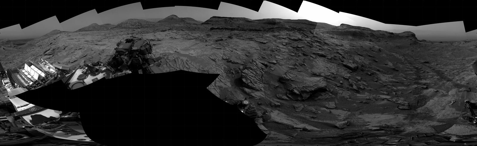 NASA's Mars rover Curiosity took 29 images in Gale Crater using its mast-mounted Right Navigation Camera (Navcam) to create this mosaic. 