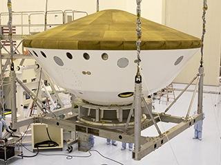 Mars 2020 Lift Activities in Payload Hazardous Serviceing Facility (PHSF) at the Kennedy Space Center.