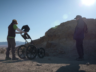 Two scientist preparing for measurements 