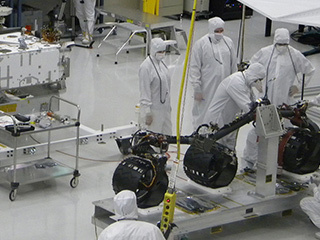 Installation of Curiosity's wheels and suspension