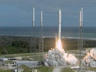 NASA's Mars Science Laboratory lifts off from Cape Canaveral Air Force Station, Fla.