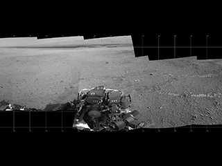 The two donut-shaped tracks make an infinity symbol, and mark the first two drives of NASA's Curiosity rover.