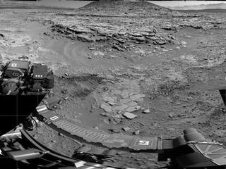 'Mount Remarkable' and Surrounding Outcrops at Mars Rover's Waypoint