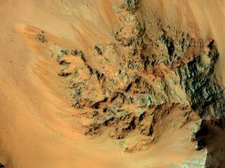 Recurring slope lineae (RSL) are active flows on warm Martian slopes that might be caused by seeping water.